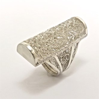 A Handmade Sterling Silver Filigree RING.