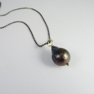 A Handmade 9ct Yellow Gold and Dark Freshwater Pearl PENDANTon Oxidised Sterling SIlver Ball Chain.