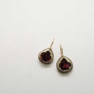 A Pair of Handmade Sterling Silver, 18ct Yellow Gold and Garnet DROP EARRINGS. Gold mass 1.89gms.