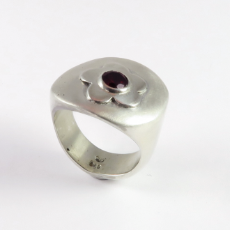 A Handmade Sterling Silver 'Daisy' SIGNET RING set with Garnet.