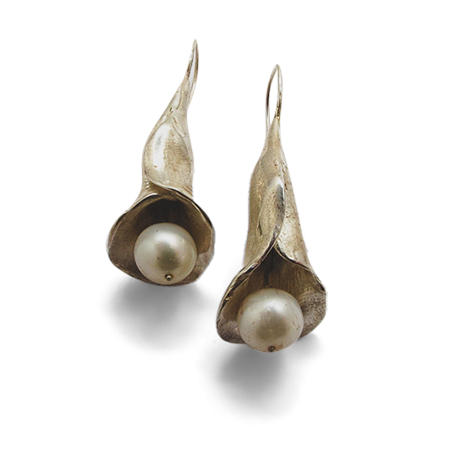 Birthstone jewellery - June pearl earrings