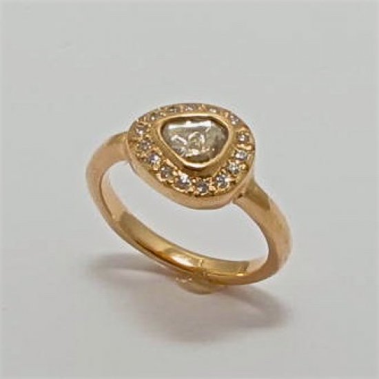A Handmade 18ct Rose Gold RING