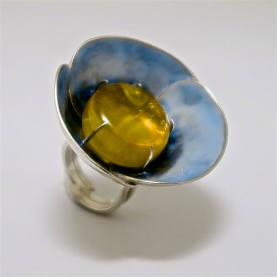A Handmade Sterling Silver, Polish Amber and Enamel "Flower" RING.