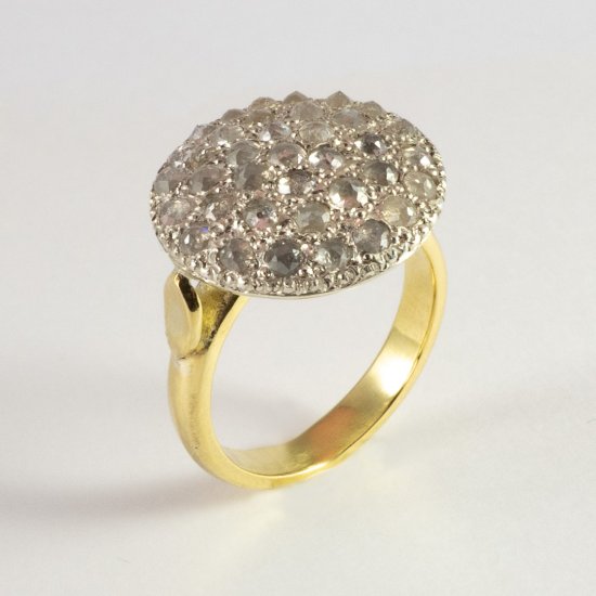 A Handmade Sterling Silver and 18ct Yellow Gold RING set with Rose-cut Diamonds.