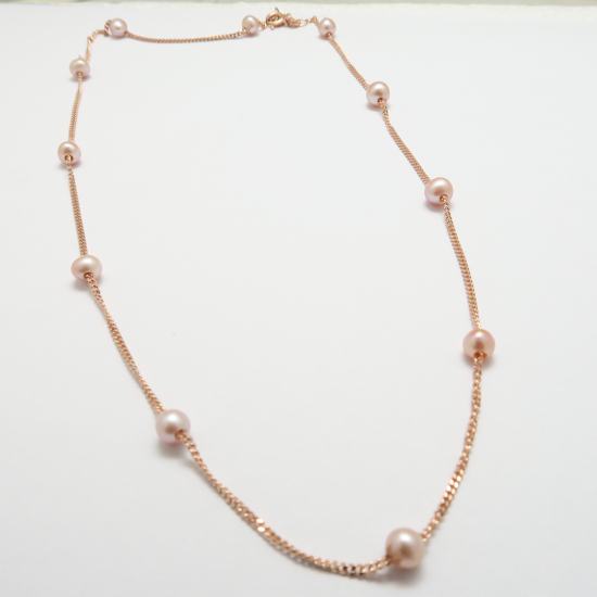 A 9ct Rose Gold Chain NECKLACE with White Freshwater Pearls. 4mm Diameter.