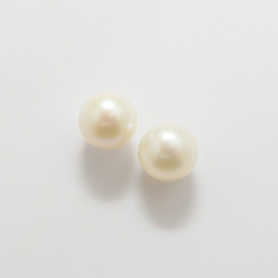 A Pair of Sterling Silver and Round White Freshwater Pearl STUD EARRINGS. 8mm Diameter.