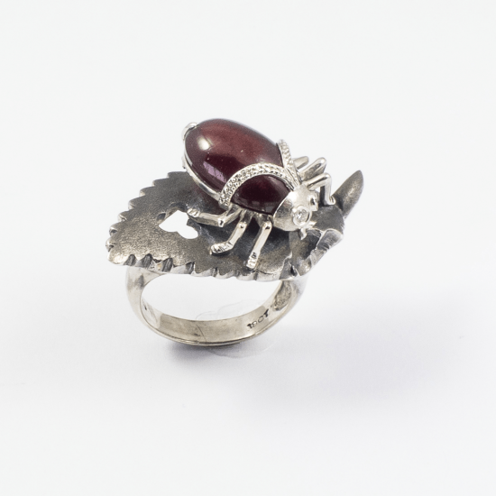 A Handmade 18ct White Gold and Sterling Silver and Diamond ROSE BEETLE RING with Cabochon Garnet.  Diamond Eyes.