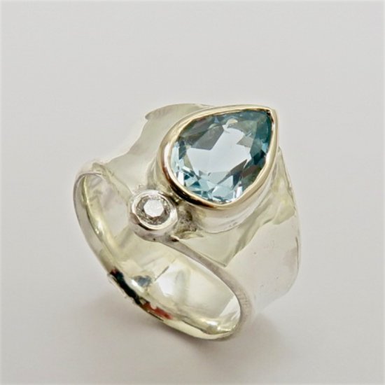 Handmade Sterling Silver and 14ct White Gold RING set with Aquamarine and Diamond