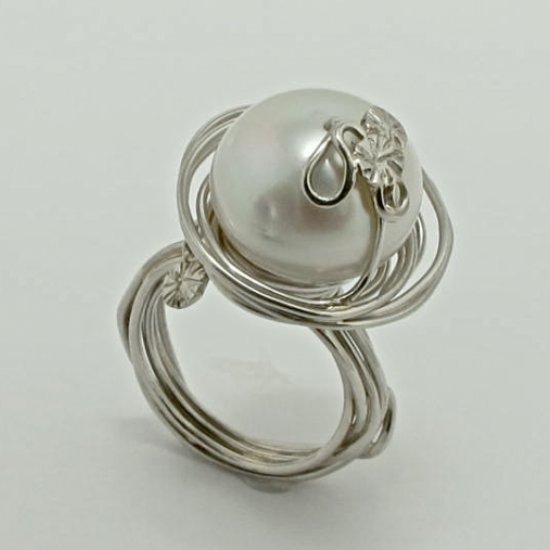 A Handmade Platinum and South Sea Pearl RING
